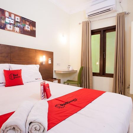 Reddoorz Near Marvel City Mall Wonotjolo Exterior foto