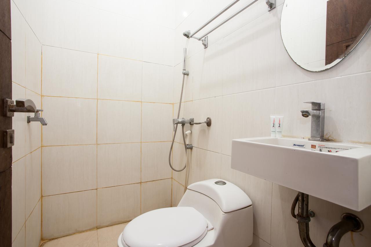 Reddoorz Near Marvel City Mall Wonotjolo Exterior foto