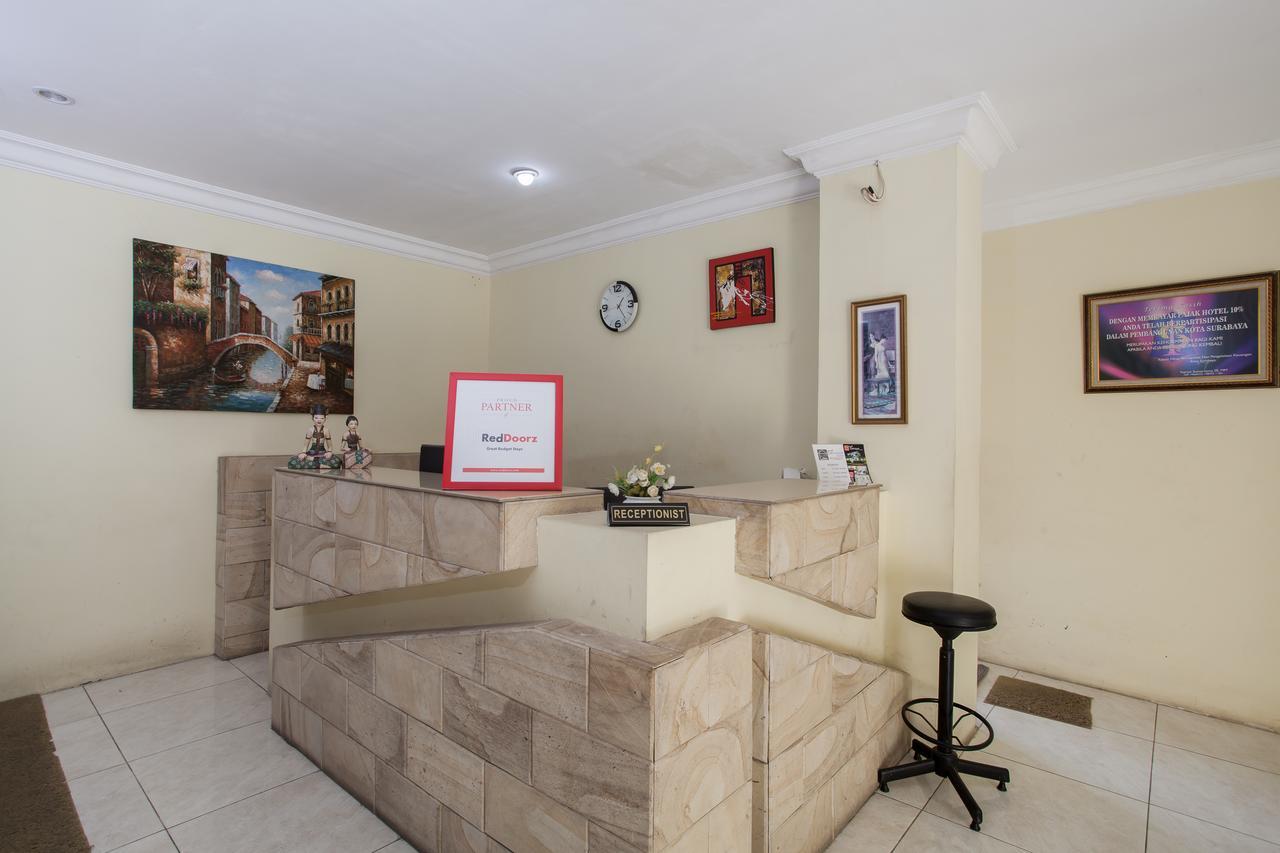 Reddoorz Near Marvel City Mall Wonotjolo Exterior foto