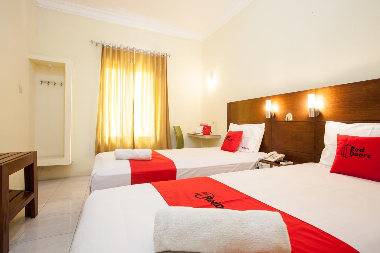 Reddoorz Near Marvel City Mall Wonotjolo Exterior foto